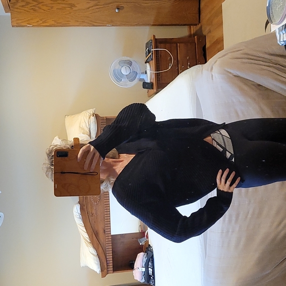 Chunky Cross Twist Knot Sweater - Picture 2 of 10